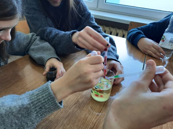 Eksperymenty w klasach 6