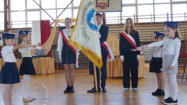 Pasowanie uczniów klas 1