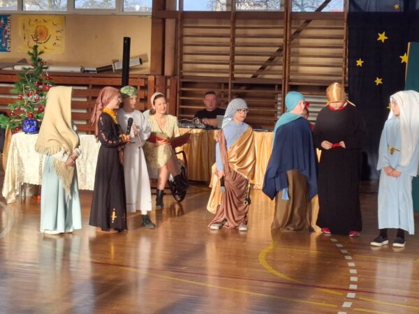 Jasełka 2024 w klasach 1-3