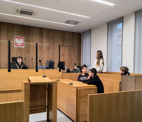 Wycieczka kl. 6d do sądu