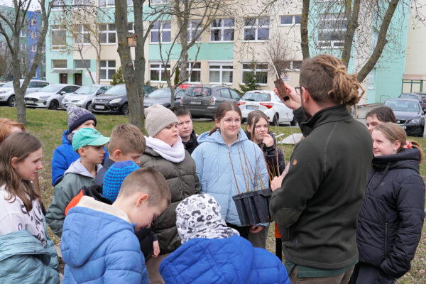 Sadzimy drzewka z okazji Międzynarodowego Dnia Lasów