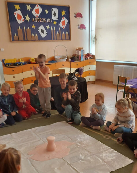 Magia, wróżby i zabawa
