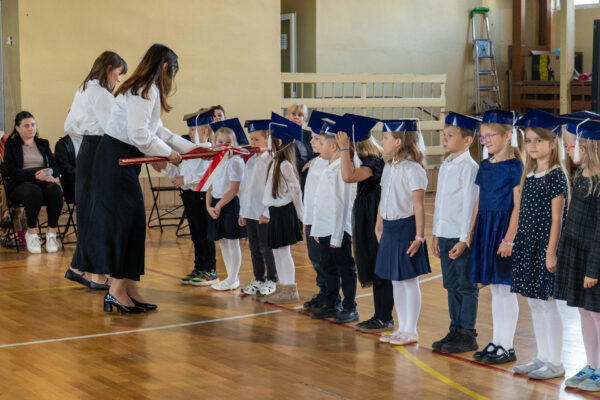 Pasowanie uczniów klas 1