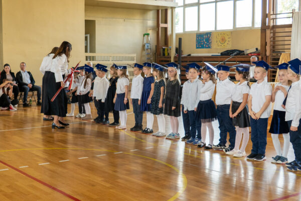 Pasowanie uczniów klas 1