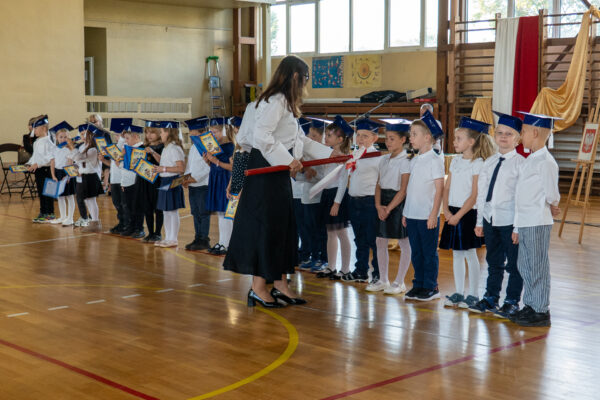 Pasowanie uczniów klas 1