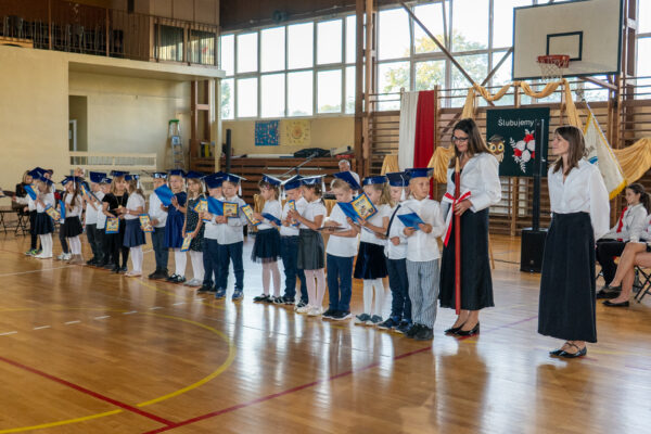 Pasowanie uczniów klas 1