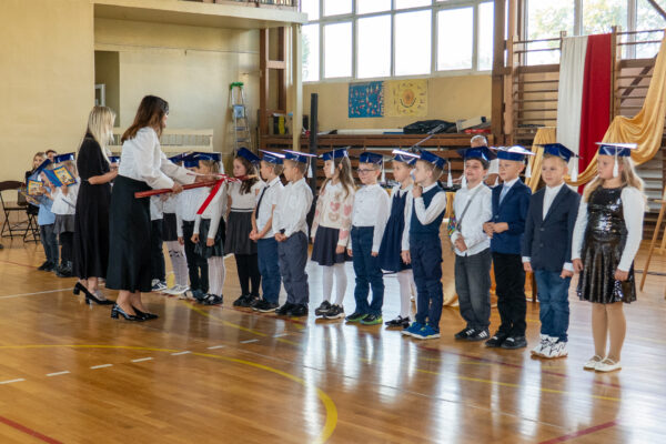 Pasowanie uczniów klas 1