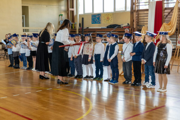 Pasowanie uczniów klas 1
