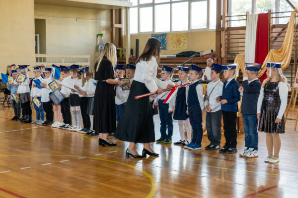 Pasowanie uczniów klas 1