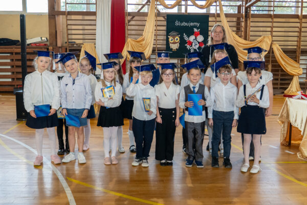 Pasowanie uczniów klas 1