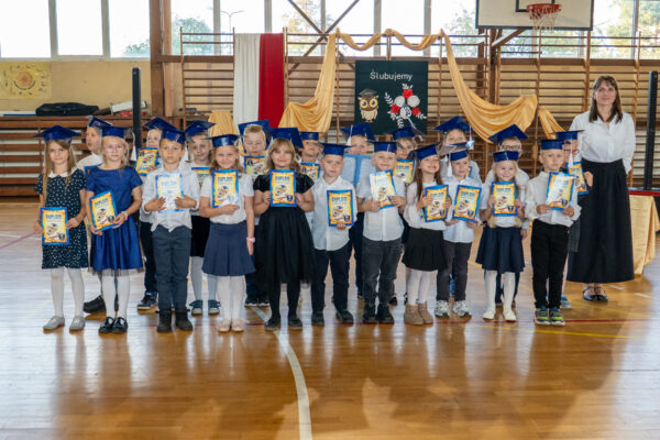 Pasowanie uczniów klas 1