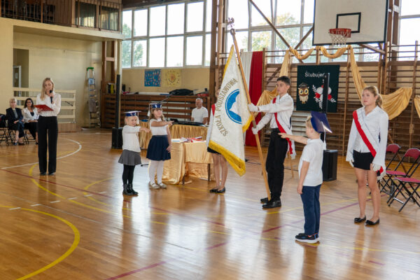 Pasowanie uczniów klas 1