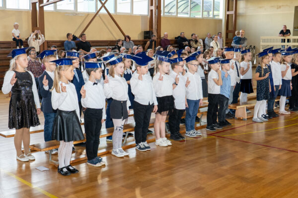 Pasowanie uczniów klas 1
